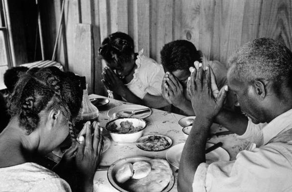 Alfred Eisenstaedt, Sharecropper Saying Grace | Afterimage Gallery