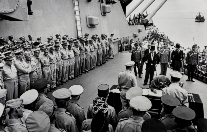 Carl Mydans, Japanese Surrender | Afterimage Gallery