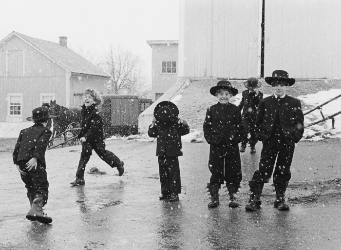 George Tice, Amish Children Playing in Snow