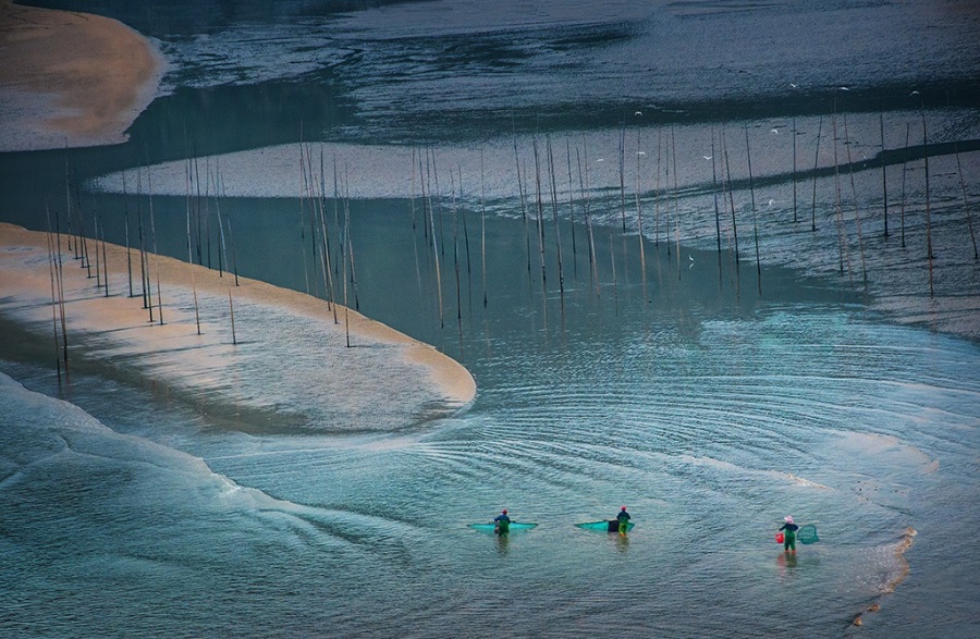 Donghai Xia, Evening Fishing